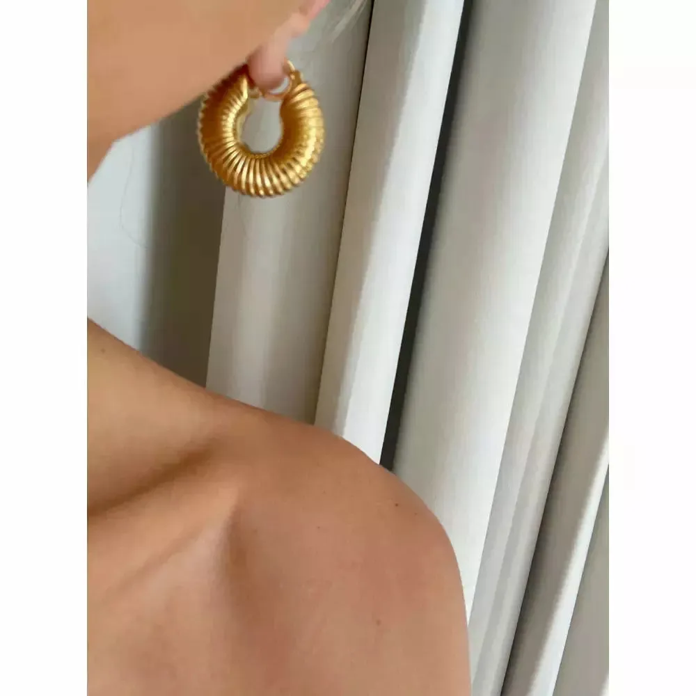 Clam Tube Hoops - Gold / Silver